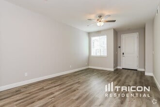 Building Photo - 2507 Gold Brk St