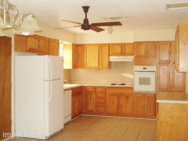 Foto del edificio - 2234 Woodard St