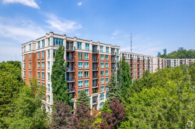 Building Photo - Hillside Ravines I