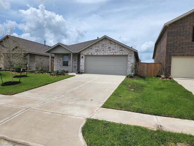 Building Photo - 18111 Robin Creek Dr