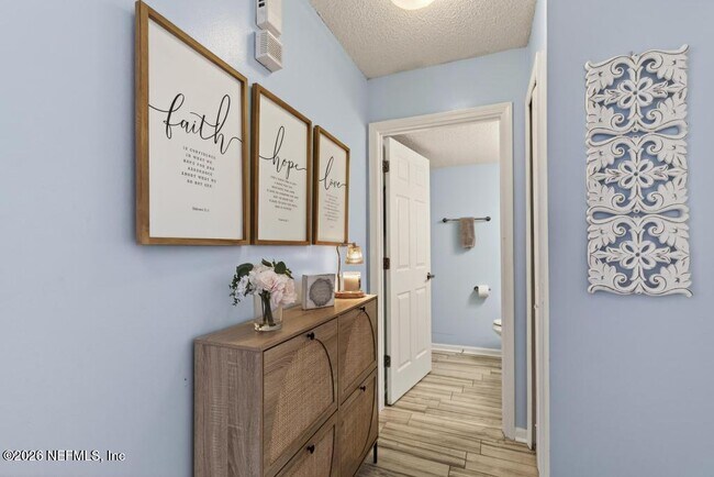 Building Photo - 805 Old Bridge Rd