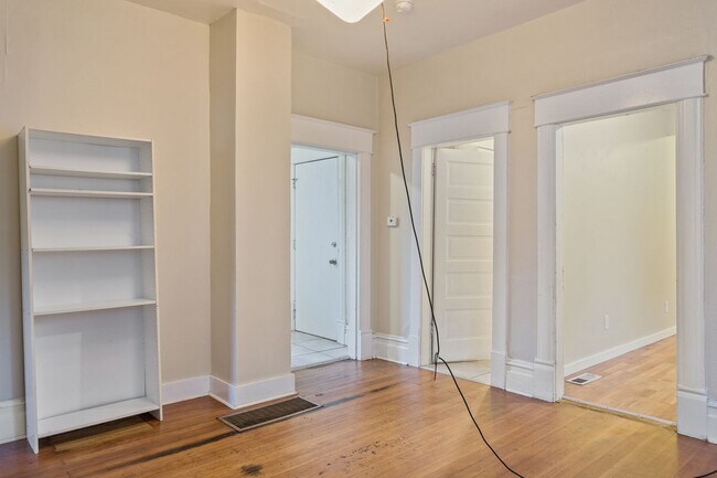 Foto del edificio - Remodeled Large 4BR in John's Landing