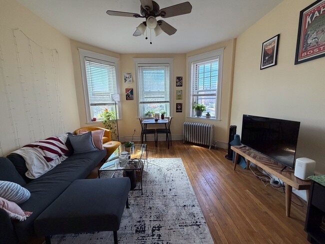 Building Photo - 1568 Commonwealth Ave
