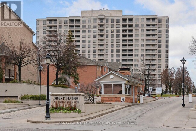 Building Photo - 1000-1000 The Esplanade N