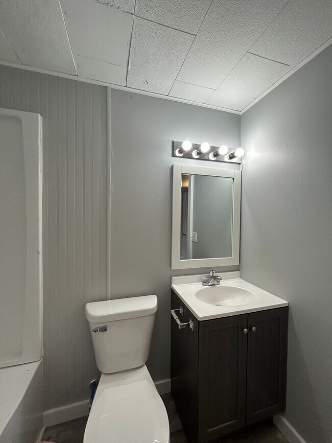 Foto del edificio - 106 S Vine St