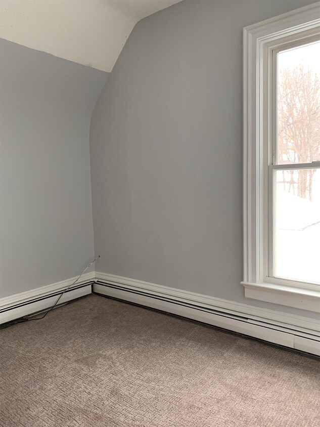 417 1st St NW Unit 1, Faribault, MN 55021 Room for Rent in Faribault