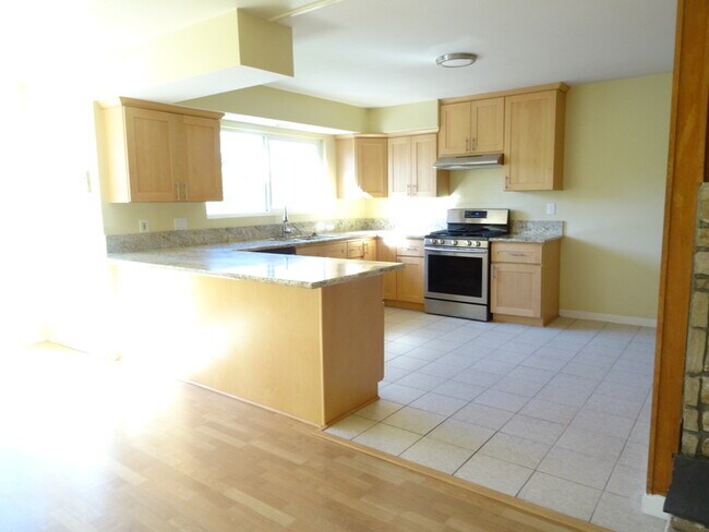 Building Photo - 2852 Forest Hill Blvd