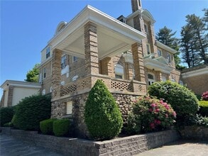 Building Photo - 901 Bernon St