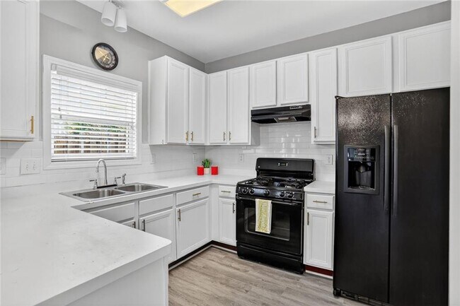 Foto del edificio - 230 Valley Xing