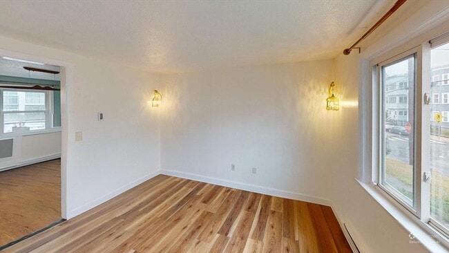 Building Photo - 107 A Chester St