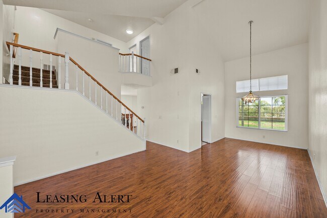 Foto del edificio - 27653 Myrin Ct