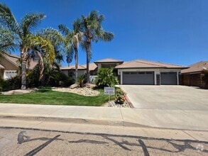Building Photo - 1418 E Laura Ct