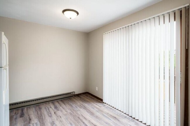 Foto del edificio - 150 Flintridge Dr