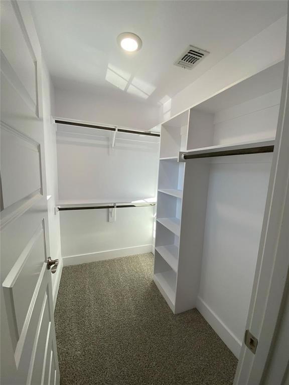 Foto del edificio - 129 E Bond St