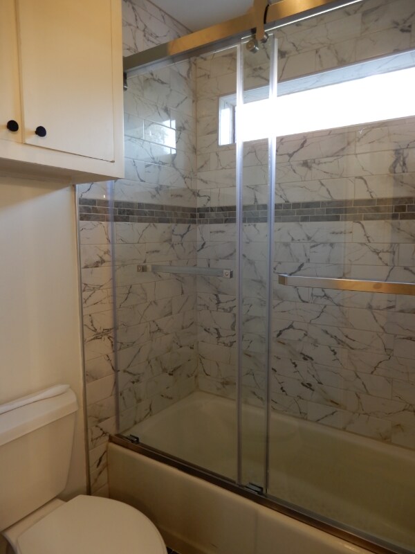 Foto del edificio - 609 N McColl Cir