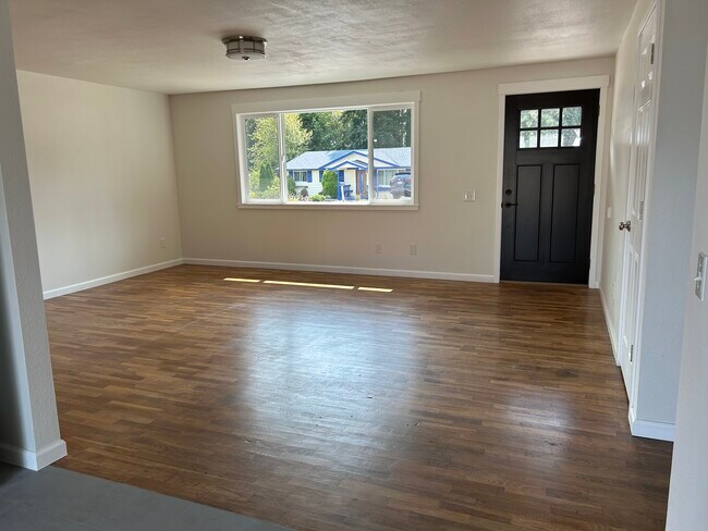 ¡Sala de estar - 829 NW Anchor Dr