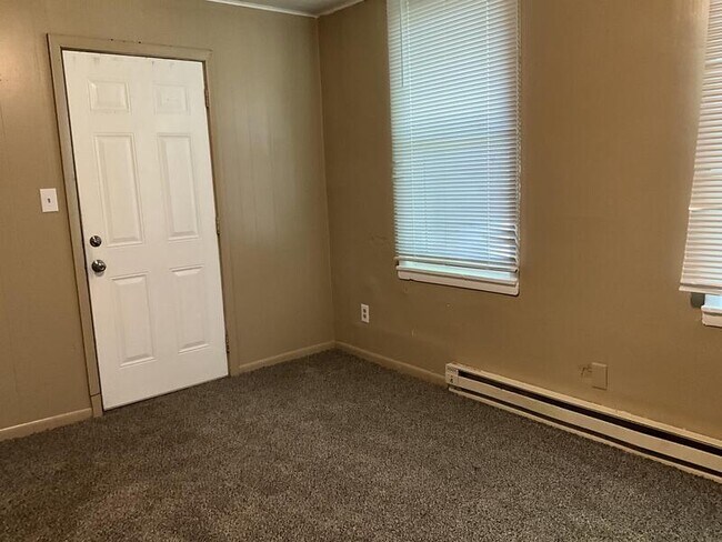 Building Photo - 1616 S 7th St