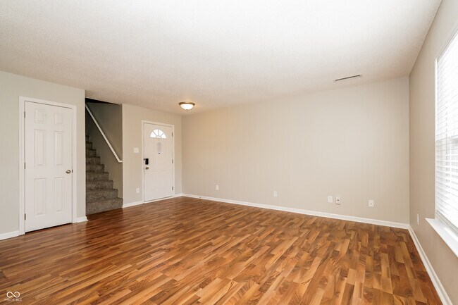 Foto del edificio - 1290 Freemont Ln