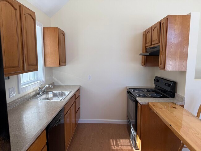 Foto del edificio - 276 Fremont Rd