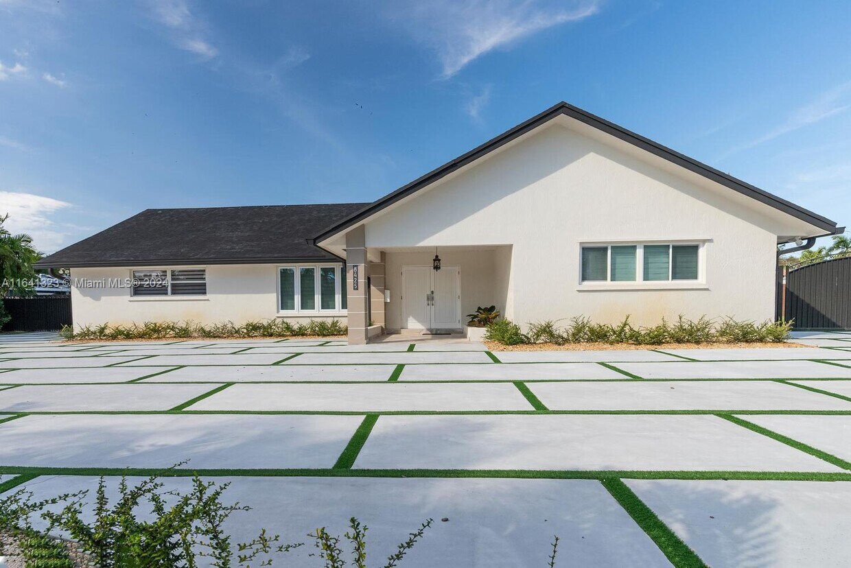 Foto principal - 8425 SW 185th St