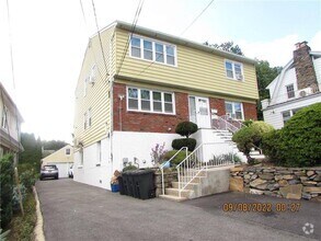 Building Photo - 279 Mile Square Rd