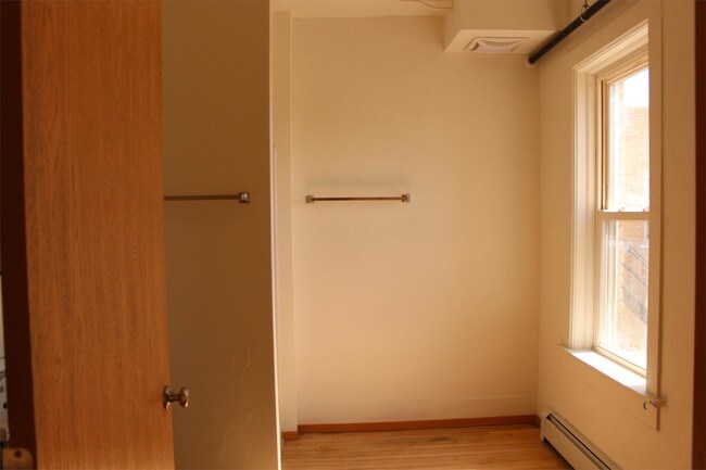 Foto del edificio - 409 N Broadway