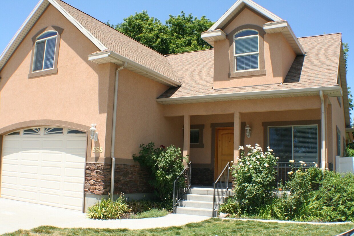 Primary Photo - Beautiful Orem home for rent!
