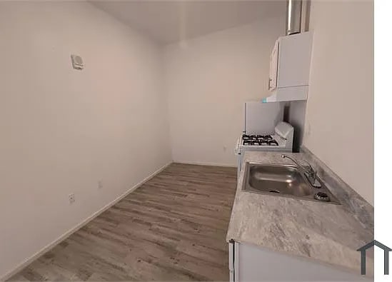 Photo - 10501 Wilmington Ave Apartment