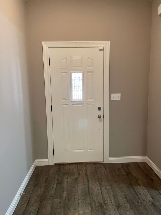 Foto del edificio - Custom Built 3 bed 2.5 bath Home Nestled A...