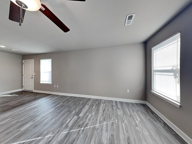 Foto del edificio - 211 SW Rose St