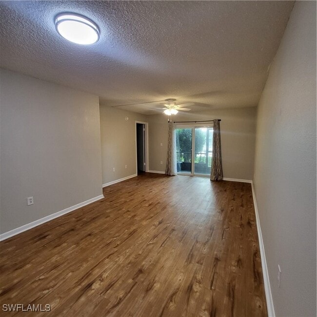 Building Photo - 9291 Central Park Dr