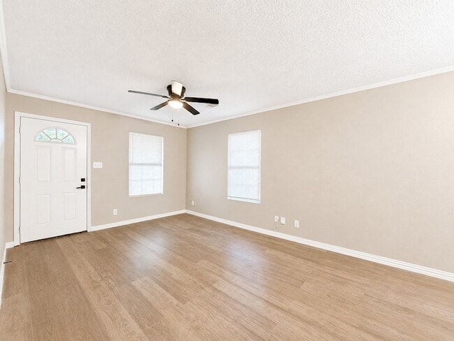 Foto del edificio - 7902 Bowen St
