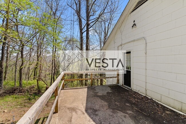 Foto del edificio - 118 Pine Hill Dr