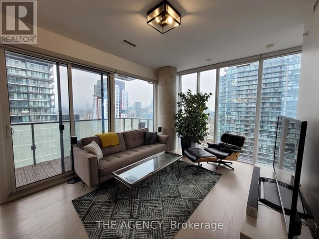 Building Photo - 101 Peter St