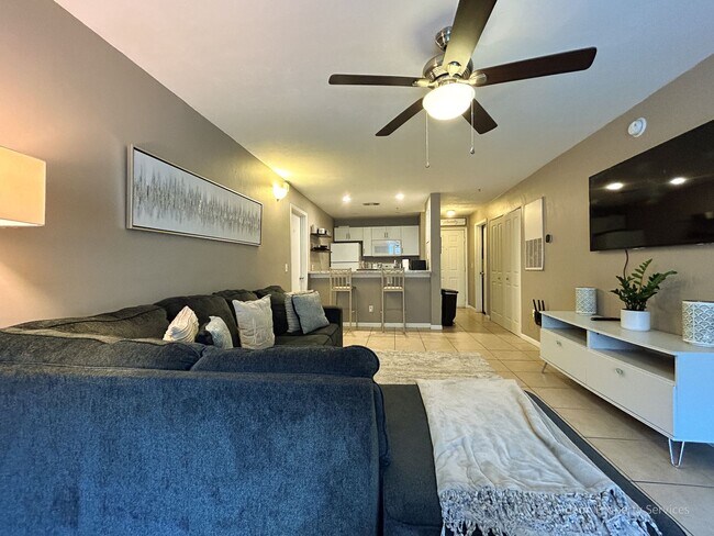 Foto del edificio - *3800 SW 20th Avenue - University Terrace West 206A - D