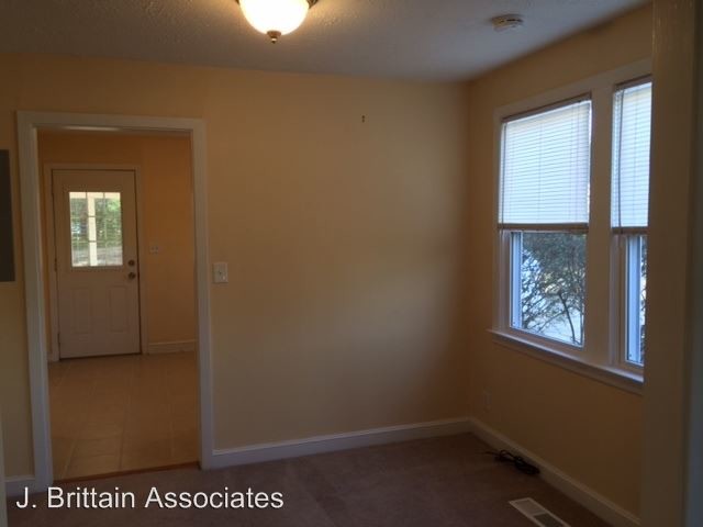 Building Photo - 1 br, 1 bath House - 124 Airport Road