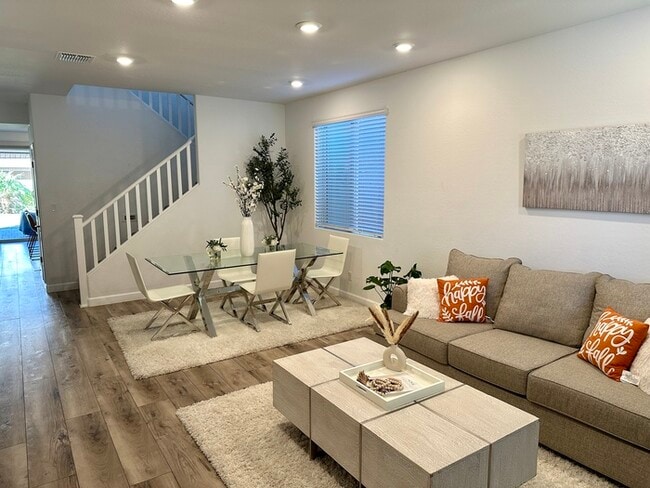 Foto del edificio - Stunning two story home 5 bedroom in Cadence!