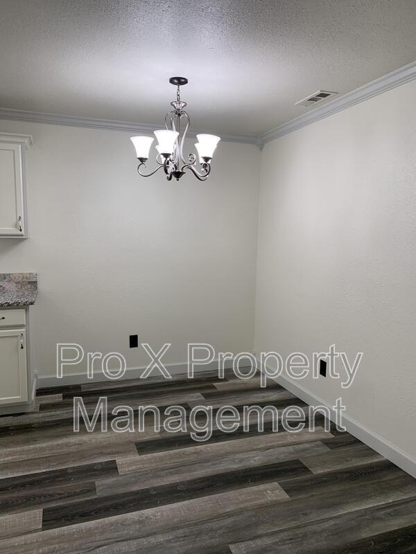 Foto del edificio - 3111 E 12th St