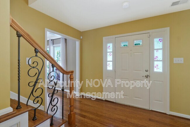 Building Photo - 119 Tanager Ct