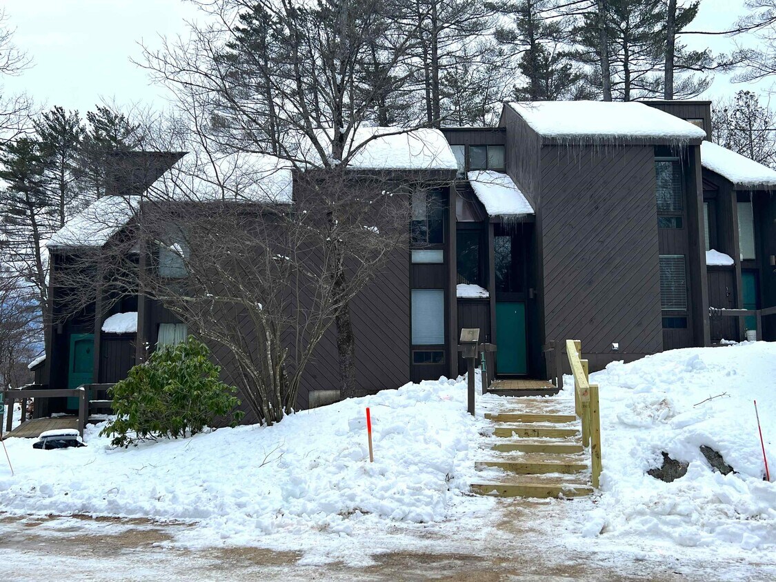 16 Tennis Rd Ext Unit 11, Conway, NH 03860 Condo for Rent in Conway