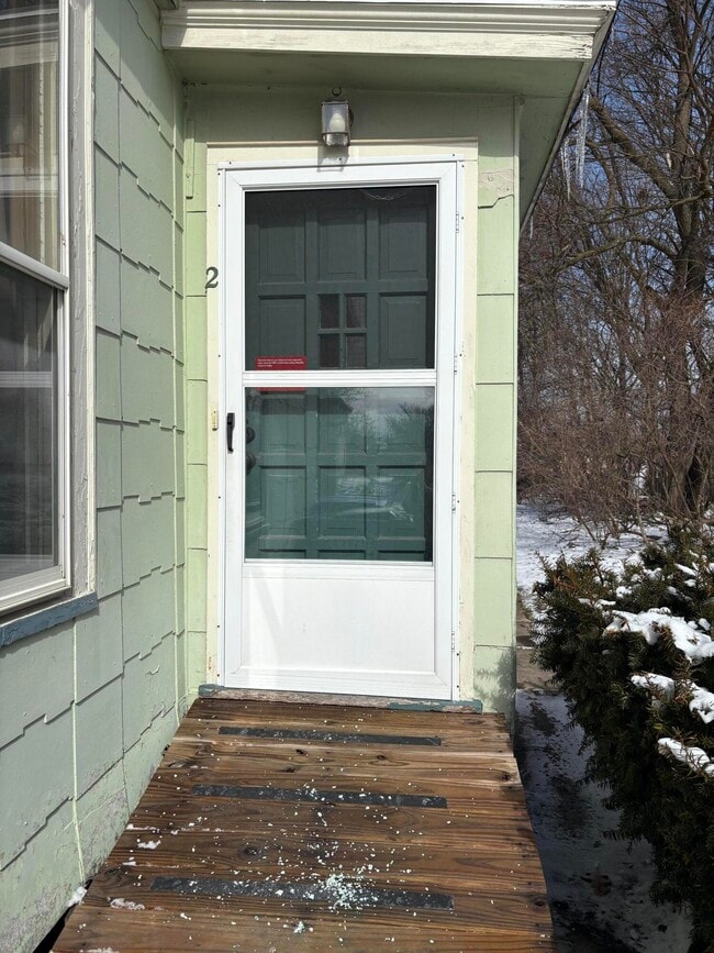 Building Photo - 205 Oak St