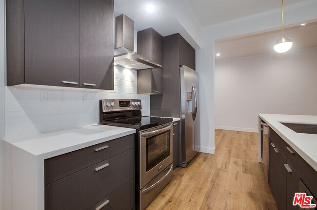 Foto del edificio - 12320 Montana Ave