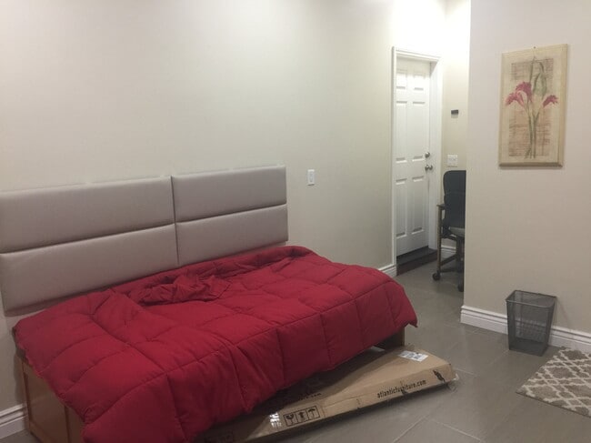 Sofa Bed - 2876 Louis Rd