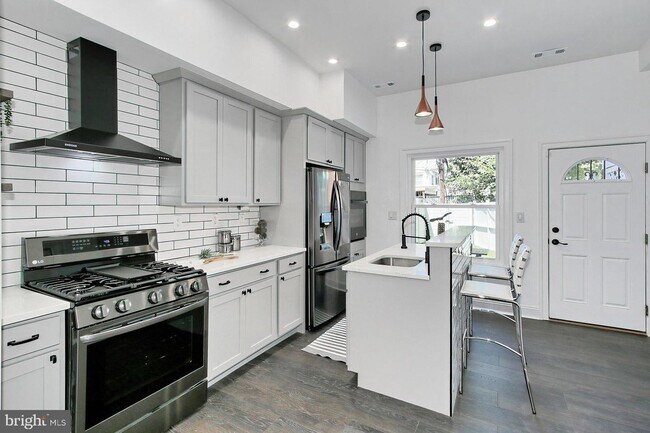 Foto del edificio - 1706 5th St NW