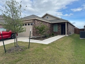 Building Photo - 3057 Ashbrook Ln