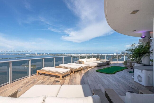 Foto del edificio - 488 NE 18th St