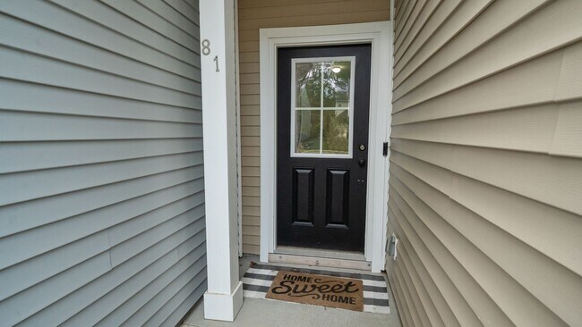 Foto del edificio - Stylish 3 Bedroom Home in in The Commons – Richmond Hill Living at Its Finest