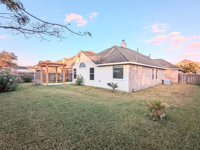 Building Photo - 17223 Elverson Oaks Dr