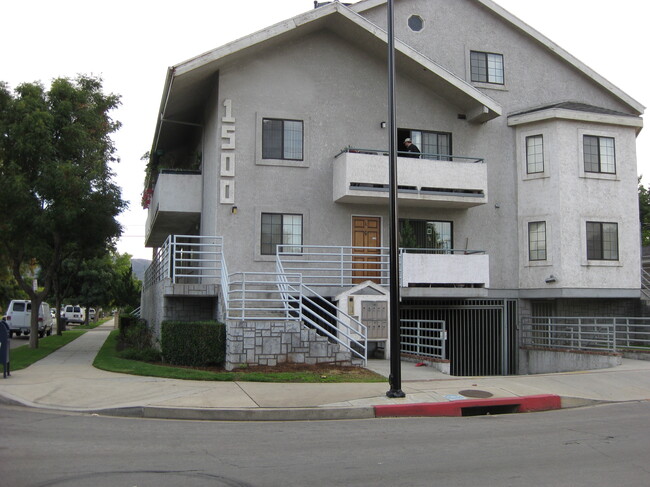 Building Photo - 1500 W Victory Blvd