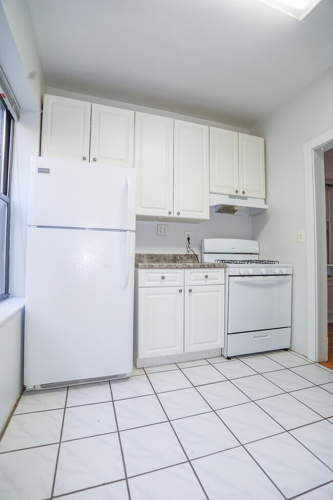 Building Photo - 442 W Arlington Pl